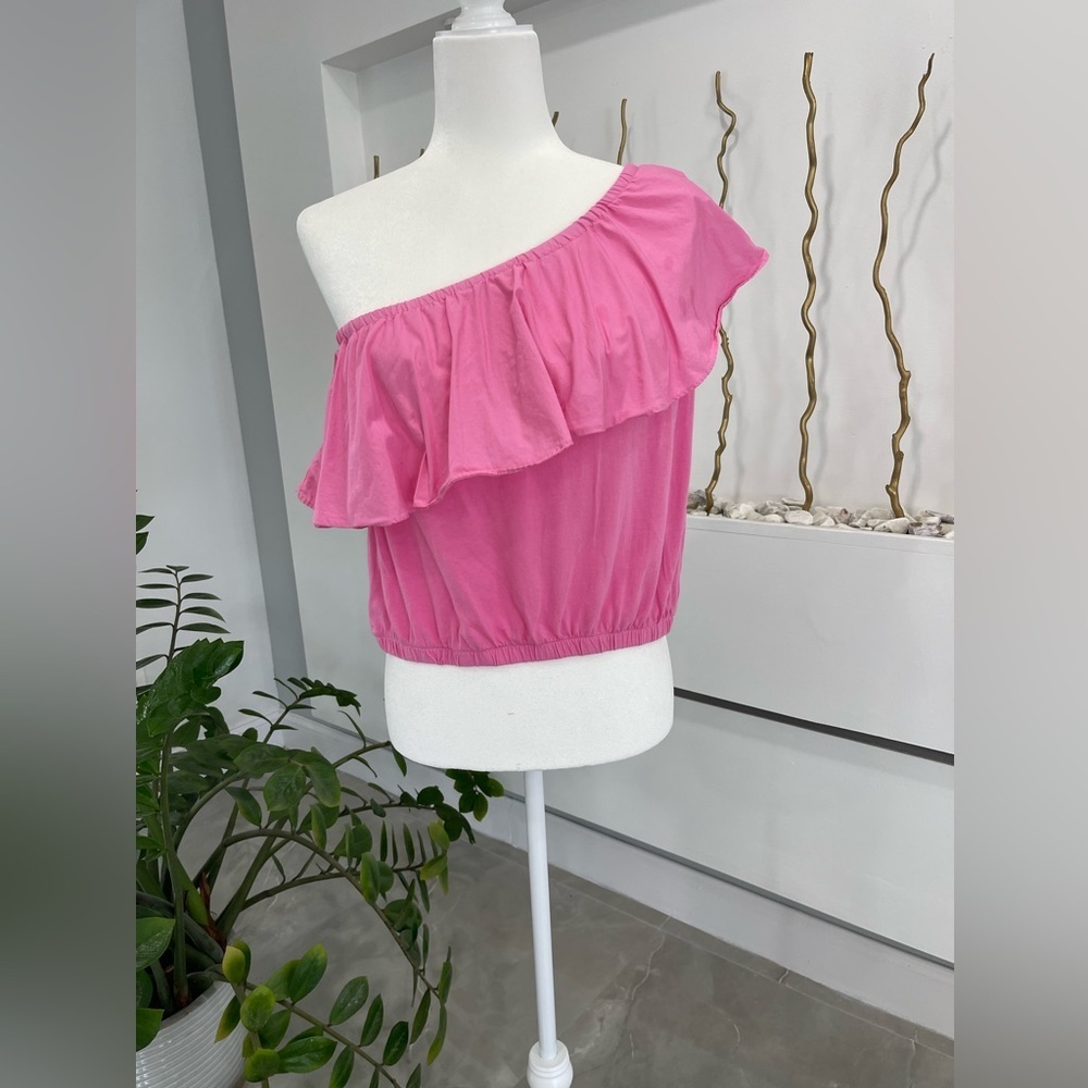Elegant Pink Ruffle Off-Shoulder Blouse - Picture 2 of 8